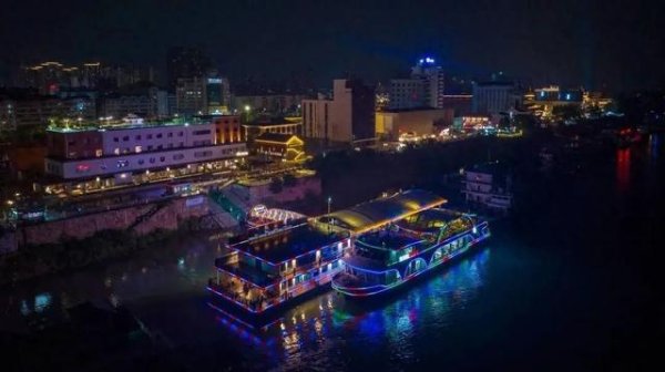 牛小散 换个角度看沙市！游“船”奇荆江，解锁沙市新夜景